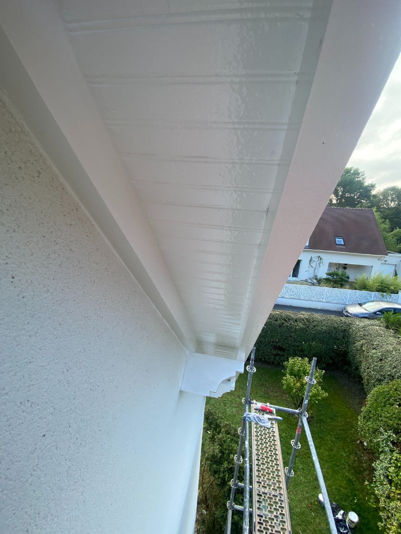 Peinture de dessous de toit, cache moineau à Mareuil Marly