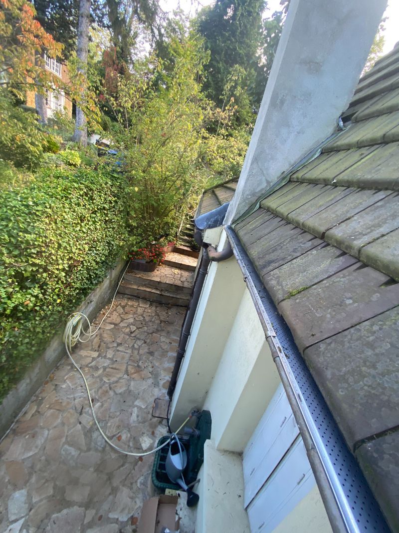 Toiture avec pare-feuilles aluminium fini Saint-Germain-en-Laye